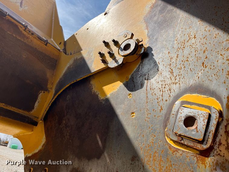 image for item LA9861 2019 John Deere 1812DC  scraper