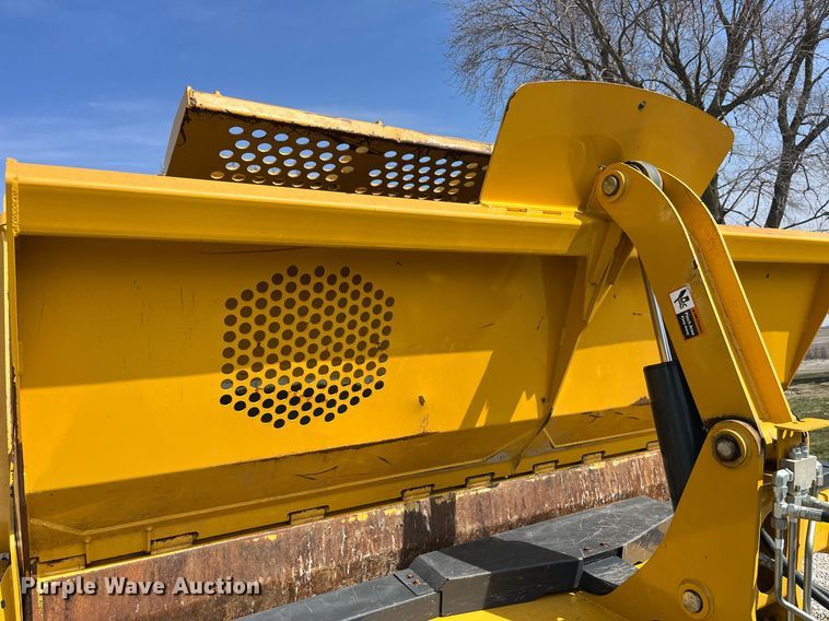 image for item LA9861 2019 John Deere 1812DC  scraper