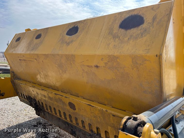 image for item LA9861 2019 John Deere 1812DC  scraper