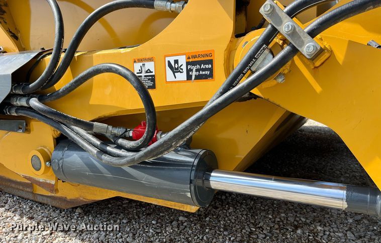 image for item LA9861 2019 John Deere 1812DC  scraper