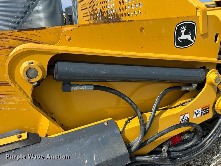 image for item LA9861 2019 John Deere 1812DC  scraper