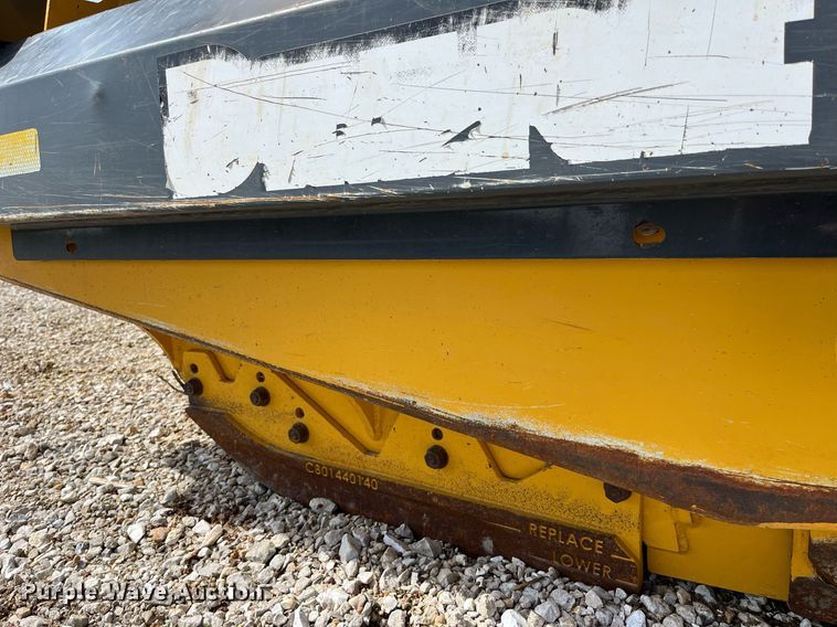 image for item LA9861 2019 John Deere 1812DC  scraper