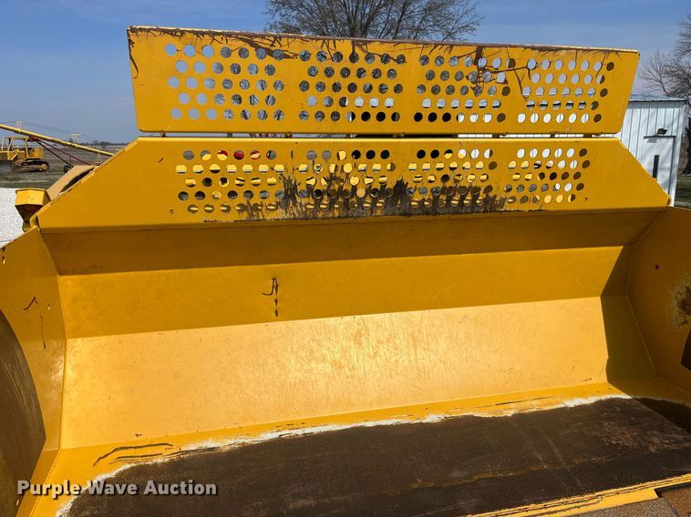 image for item LA9861 2019 John Deere 1812DC  scraper