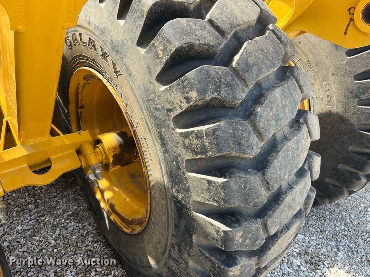 image for item LA9861 2019 John Deere 1812DC  scraper