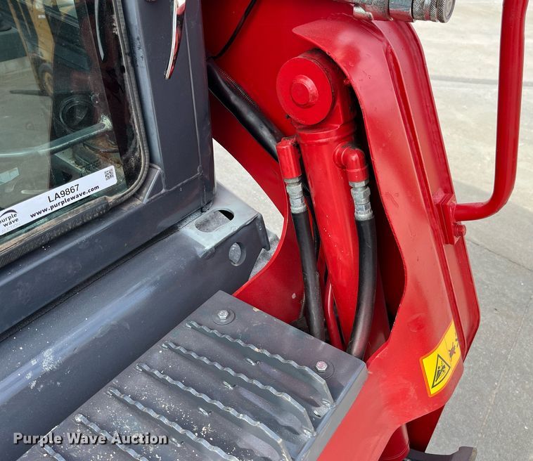 image for item LA9867 2015 Takeuchi TL8  tracked skid steer loader