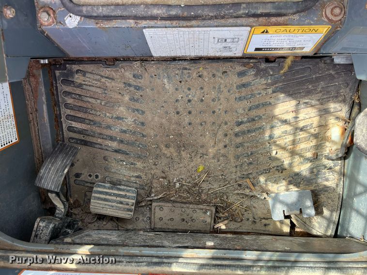 image for item LA9867 2015 Takeuchi TL8  tracked skid steer loader