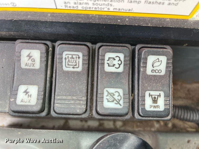 image for item LA9867 2015 Takeuchi TL8  tracked skid steer loader