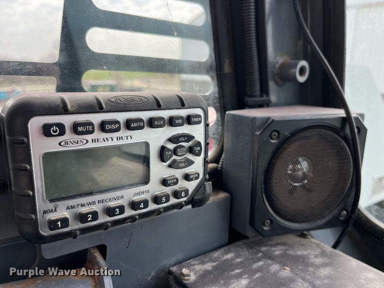 image for item LA9867 2015 Takeuchi TL8  tracked skid steer loader