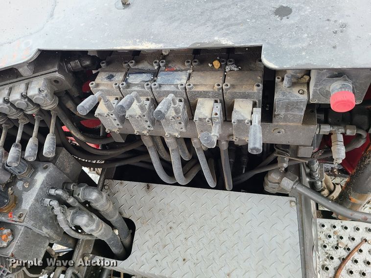 image for item LH9956 2007 Mack MR688S  material conveyor truck