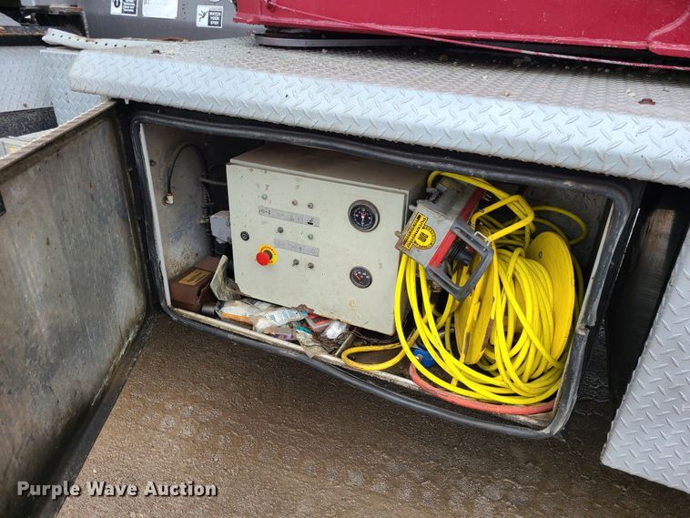 image for item LH9956 2007 Mack MR688S  material conveyor truck