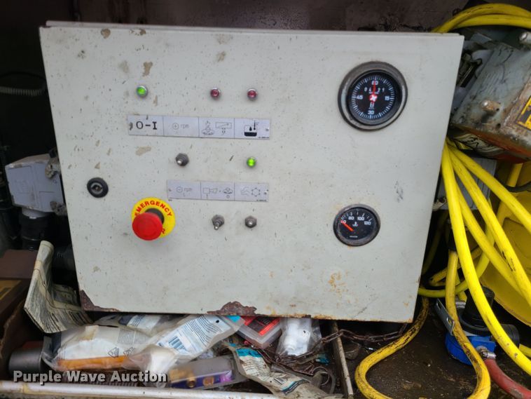 image for item LH9956 2007 Mack MR688S  material conveyor truck