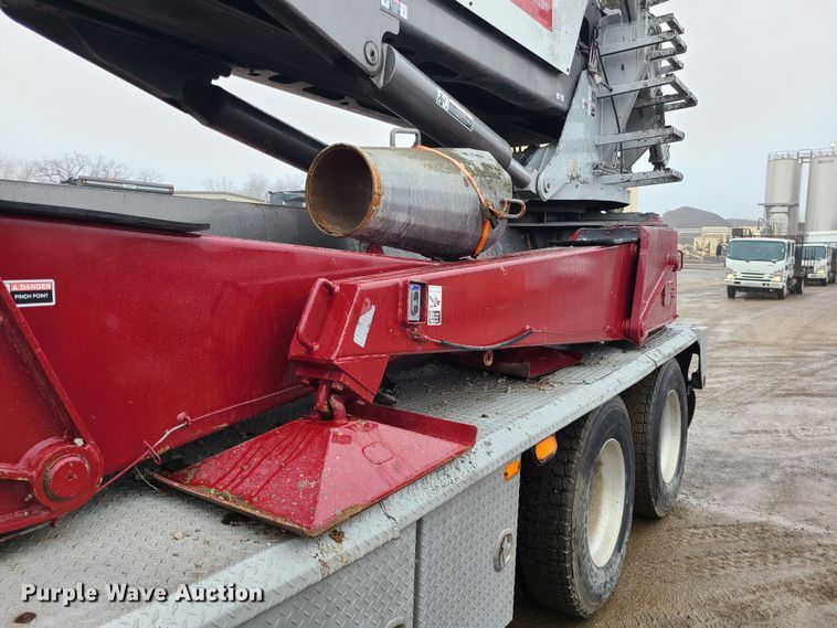 image for item LH9956 2007 Mack MR688S  material conveyor truck