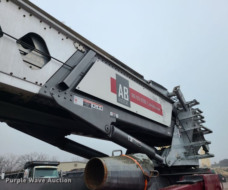 image for item LH9956 2007 Mack MR688S  material conveyor truck