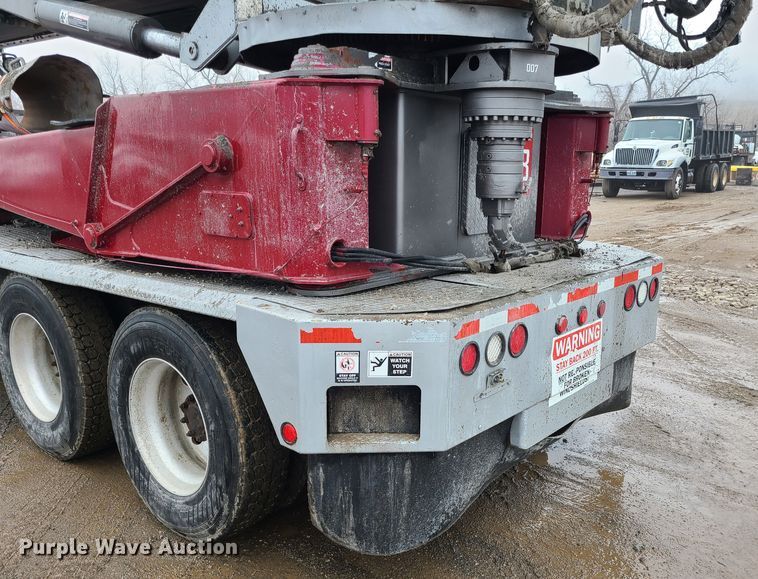 image for item LH9956 2007 Mack MR688S  material conveyor truck