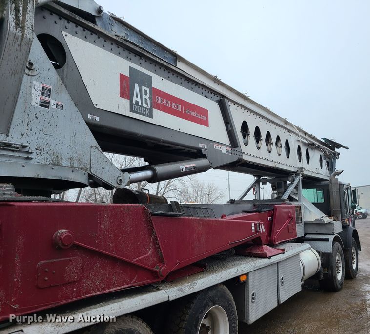 image for item LH9956 2007 Mack MR688S  material conveyor truck