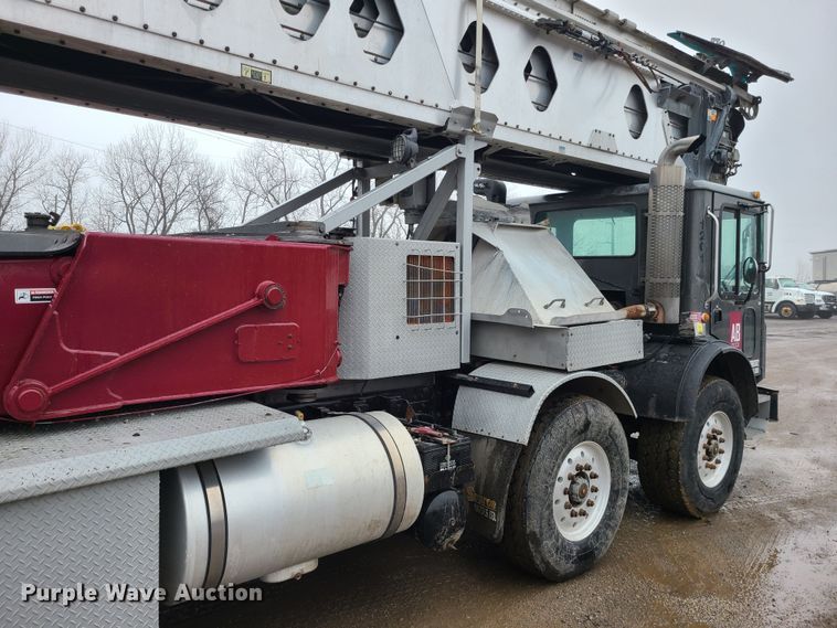 image for item LH9956 2007 Mack MR688S  material conveyor truck