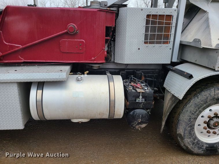 image for item LH9956 2007 Mack MR688S  material conveyor truck