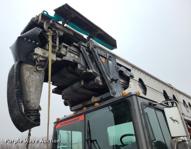 image for item LH9956 2007 Mack MR688S  material conveyor truck