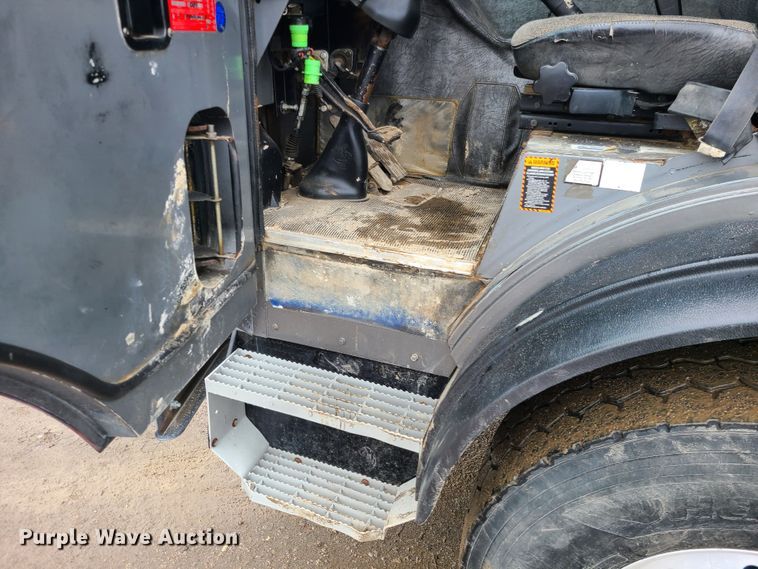 image for item LH9956 2007 Mack MR688S  material conveyor truck