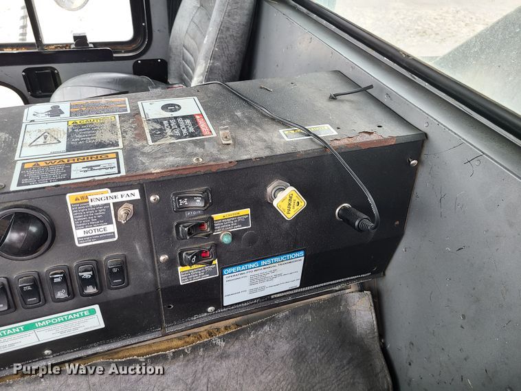 image for item LH9956 2007 Mack MR688S  material conveyor truck