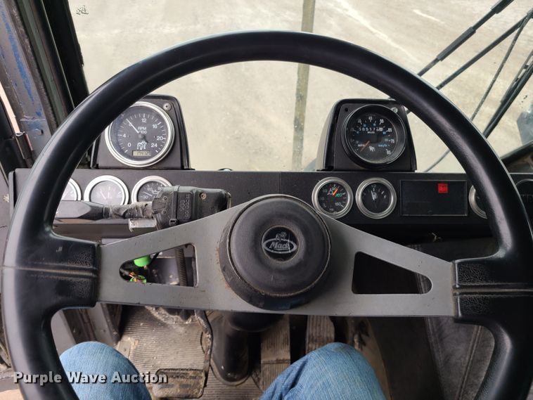 image for item LH9956 2007 Mack MR688S  material conveyor truck