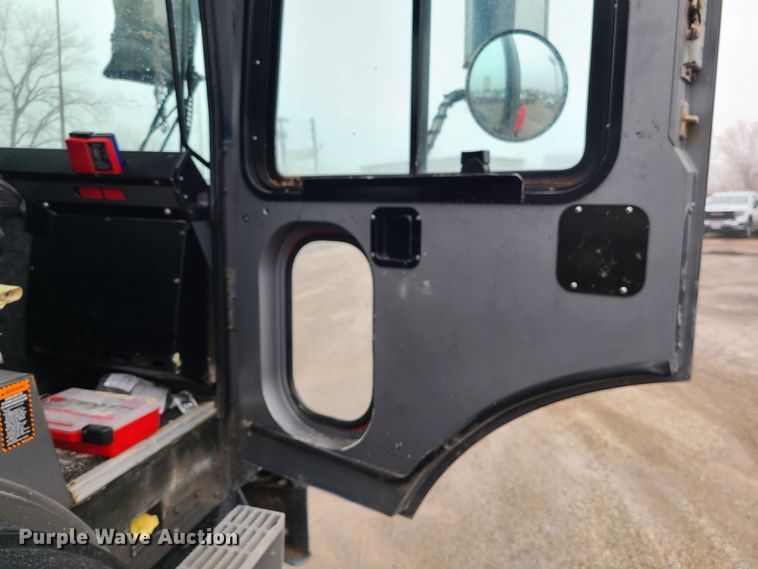 image for item LH9956 2007 Mack MR688S  material conveyor truck