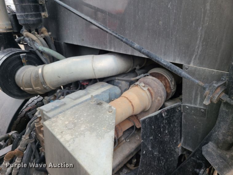 image for item LH9956 2007 Mack MR688S  material conveyor truck