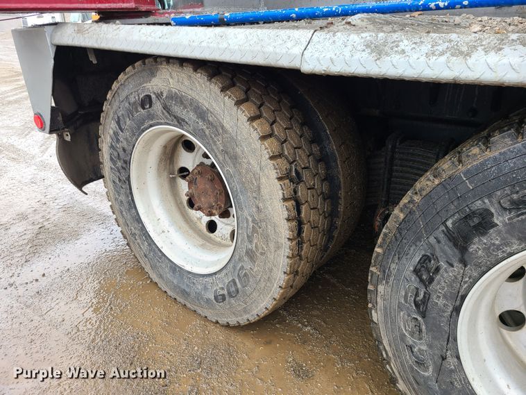 image for item LH9956 2007 Mack MR688S  material conveyor truck