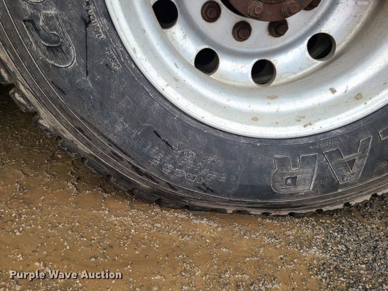 image for item LH9956 2007 Mack MR688S  material conveyor truck