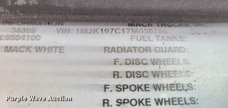 image for item LH9956 2007 Mack MR688S  material conveyor truck