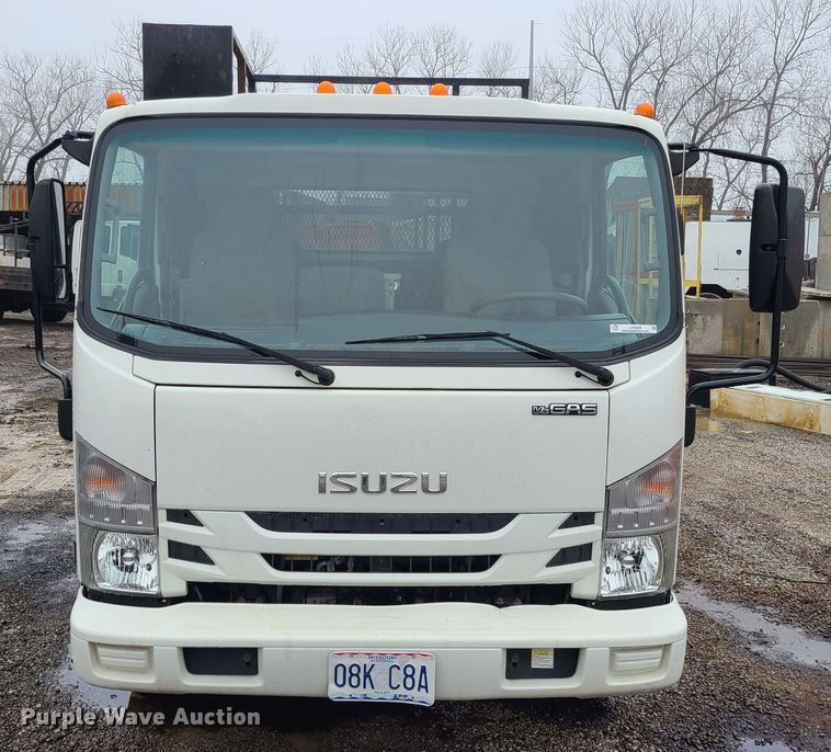 image for item LH9958 2018 Isuzu NPR  flatbed truck