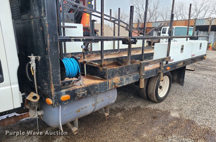 image for item LH9958 2018 Isuzu NPR  flatbed truck