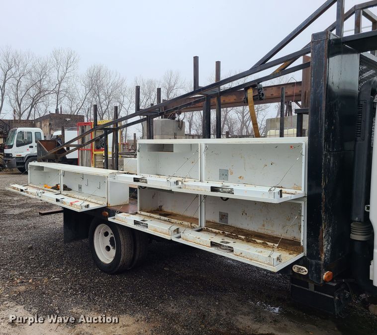 image for item LH9958 2018 Isuzu NPR  flatbed truck