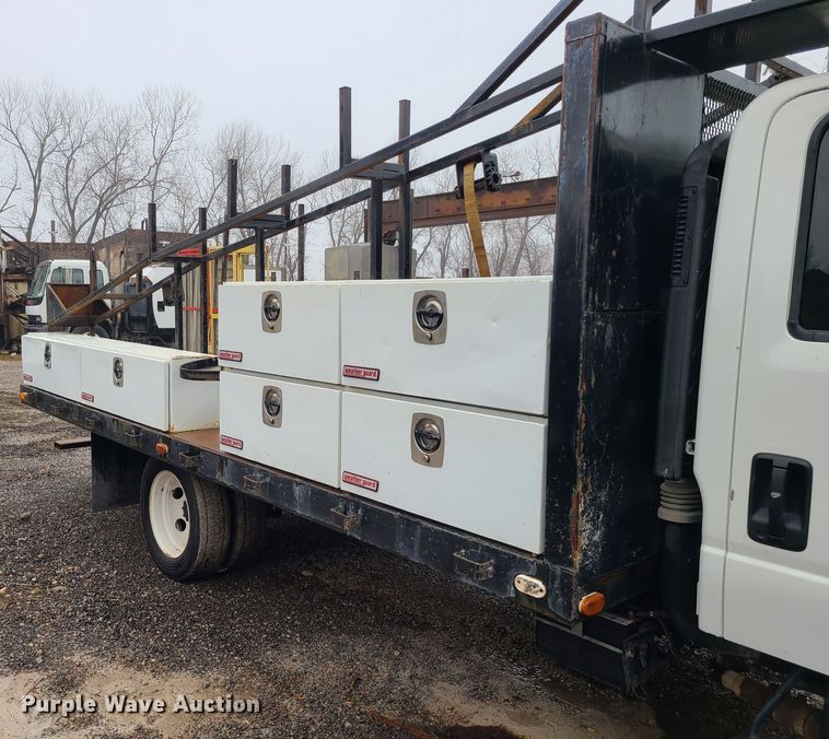 image for item LH9958 2018 Isuzu NPR  flatbed truck