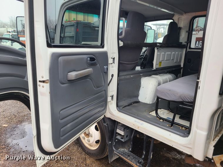 image for item LH9958 2018 Isuzu NPR  flatbed truck