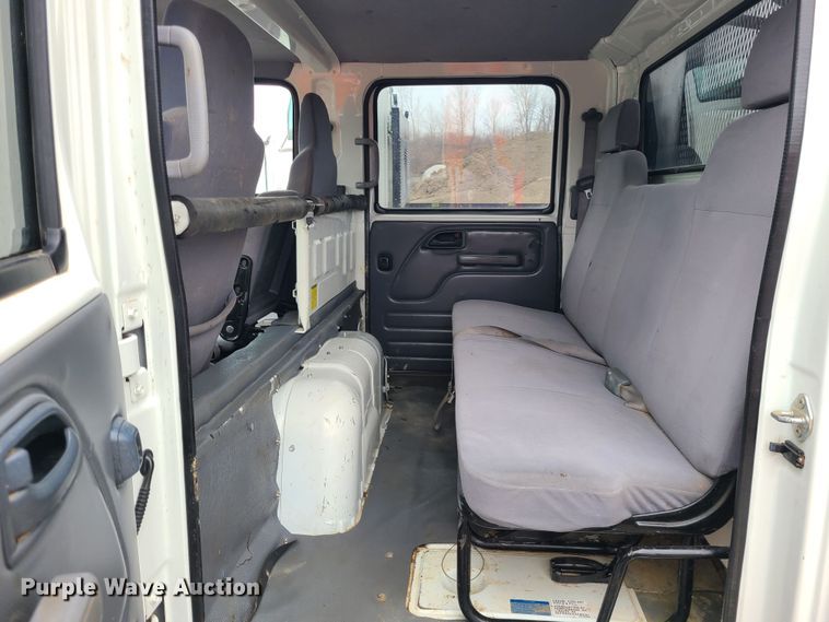 image for item LH9958 2018 Isuzu NPR  flatbed truck