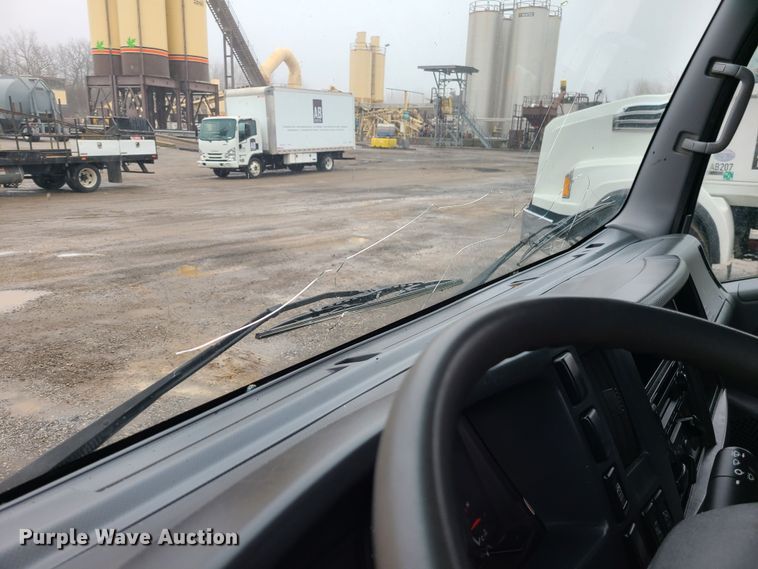 image for item LH9958 2018 Isuzu NPR  flatbed truck