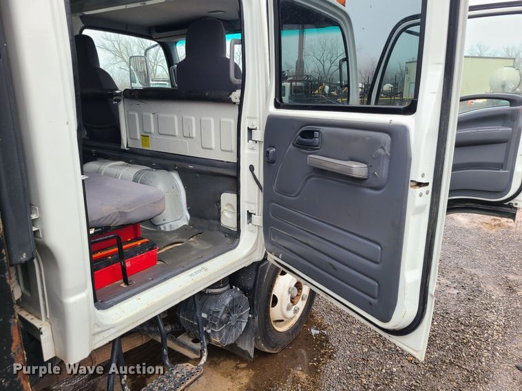 image for item LH9958 2018 Isuzu NPR  flatbed truck