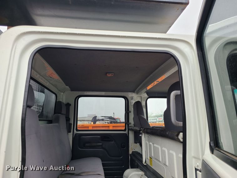 image for item LH9958 2018 Isuzu NPR  flatbed truck