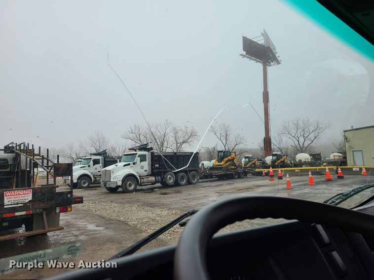 image for item LH9959 2017 Isuzu NPR  flatbed truck