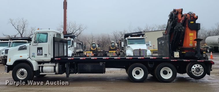 image for item LH9960 2014 Western Star 4700SB  crane truck