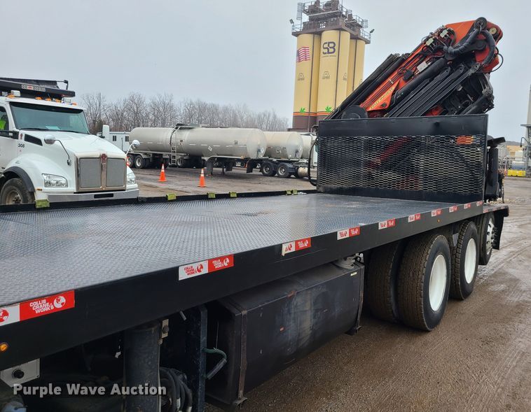 image for item LH9960 2014 Western Star 4700SB  crane truck