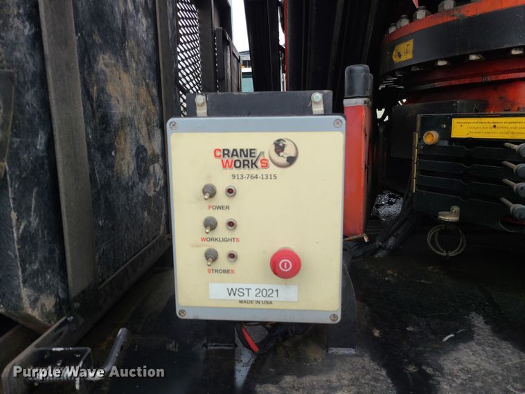 image for item LH9960 2014 Western Star 4700SB  crane truck