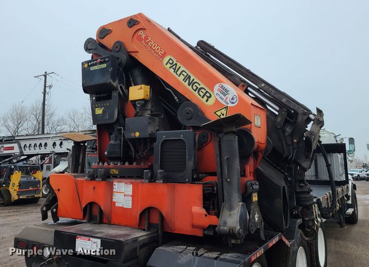 image for item LH9960 2014 Western Star 4700SB  crane truck