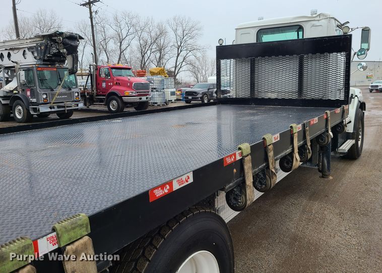 image for item LH9960 2014 Western Star 4700SB  crane truck