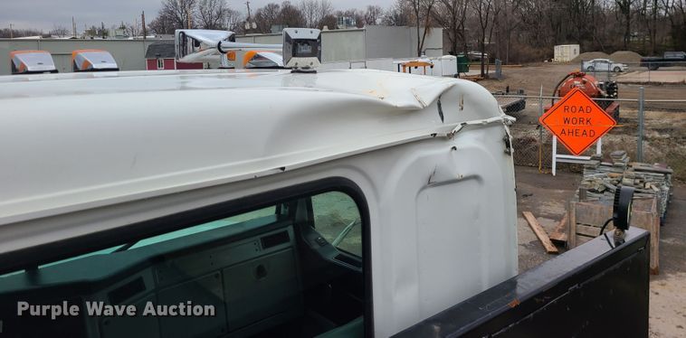 image for item LH9960 2014 Western Star 4700SB  crane truck