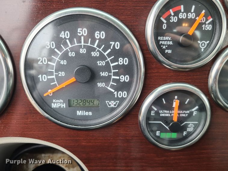 image for item LH9960 2014 Western Star 4700SB  crane truck