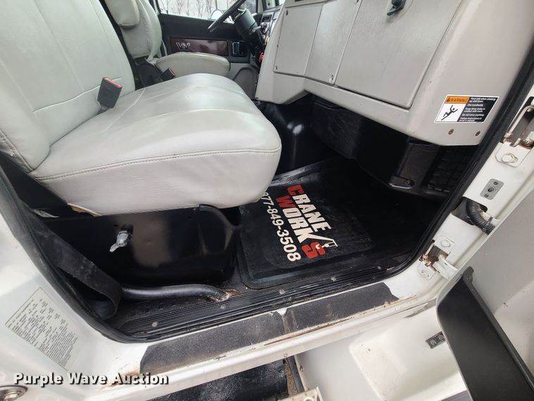 image for item LH9960 2014 Western Star 4700SB  crane truck