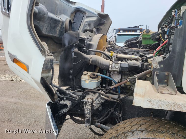 image for item LH9960 2014 Western Star 4700SB  crane truck