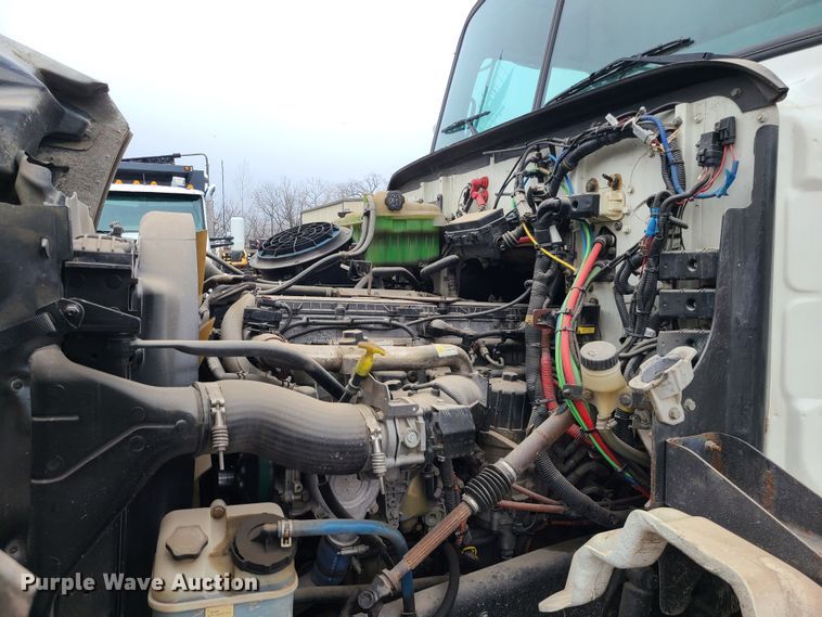 image for item LH9960 2014 Western Star 4700SB  crane truck